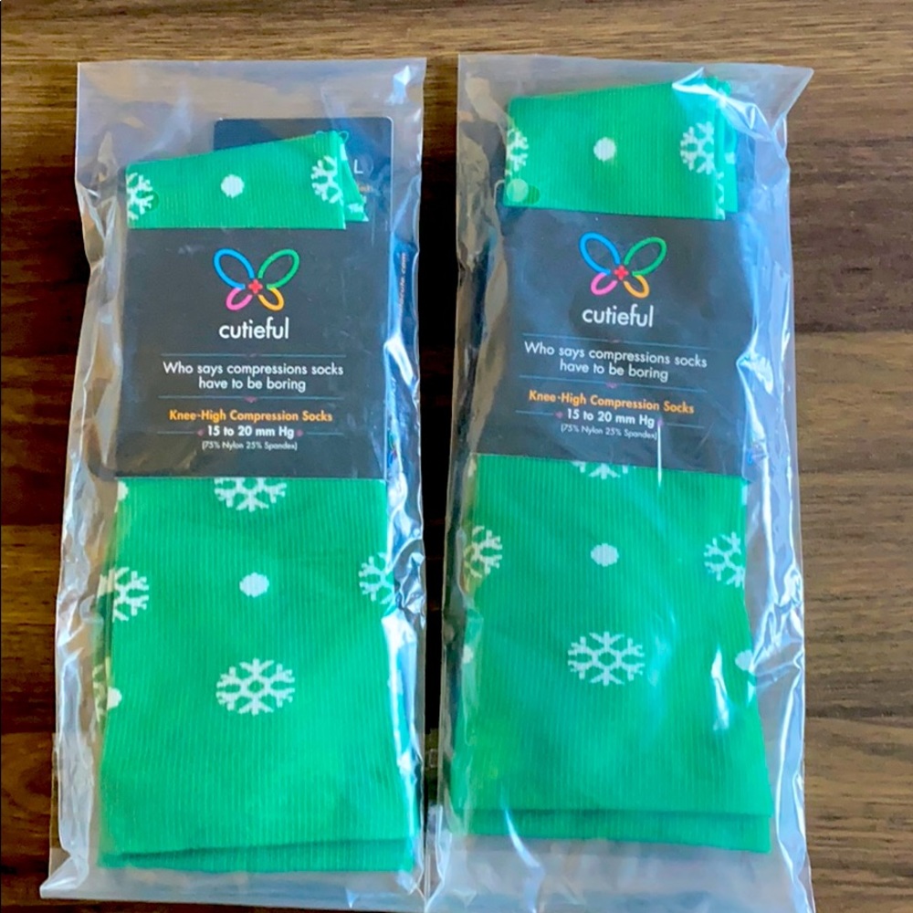 Compression Socks- Green Snowflake